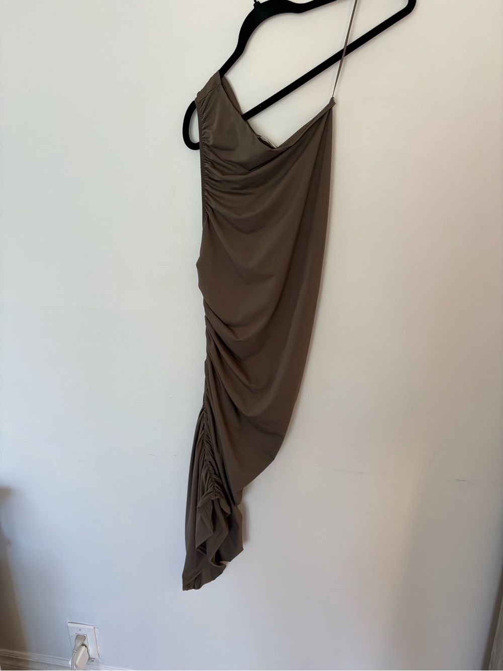One-Shoulder Ruched Bodycon Dress - Picture 3 of 4